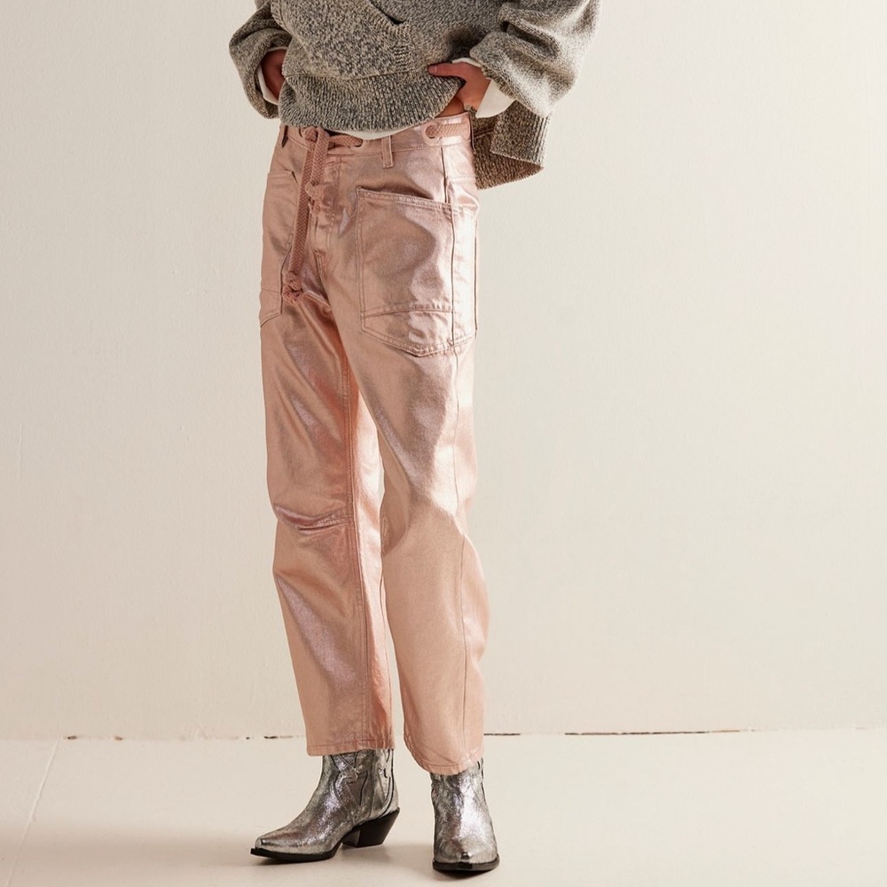 NWOT We the Free Moxie Barrel Jeans Metallic Pink